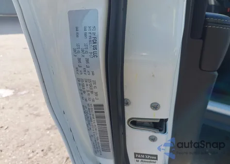 2018 Jeep Cherokee Latitude Fwd from USA, damaged, VIN 1C4PJLCB4JD553657